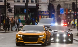 Siêu xe rượt đuổi 'náo loạn' cung điện để quay ‘Transformers’