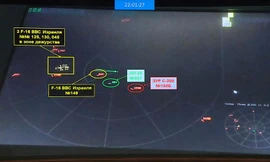 Khoanh vàng là máy bay F-16 của Israel, khoanh xanh là trinh sát cơ Il-20 của Nga và khoanh đỏ là tên lửa phòng không Syria. Ảnh ghi lại sự cố ngày 17/9 do Bộ Quốc phòng Nga công bố.