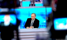 Ông Putin tham gia cuộc hỏi-đáp trực tiếp. Ảnh: Sputnik