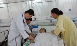 Bệnh nhân H. đang phục hồi tốt sau ca phẫu thuật kéo dài - Ảnh: Kim Hà.