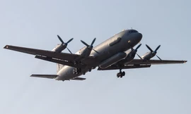 Máy bay trinh sát Il-20. Ảnh: Reuters