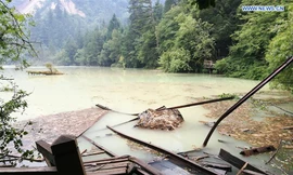 Khu du lịch Cửu Trại Câu tan hoang sau động đất