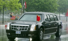 Tổng thống Obama tạm biệt Hà Nội trong mưa