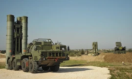 Hệ thống S-400 của Nga tại căn cứ Khmeimim. Ảnh: Sputnik