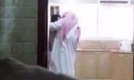 Tung clip chồng cưỡng hôn osin lên mạng, vợ đối mặt án tù 