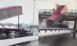 Hi hữu: Container vỡ tan vì xe tải đâm sầm vào cầu đi bộ