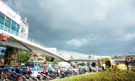 Cầu vượt chữ Y vào sân bay Tân Sơn Nhất trước ngày thông xe