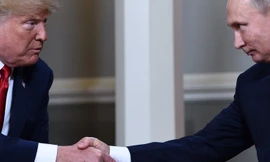 Nhìn lại cái bắt tay lịch sử dài 3 giây của lãnh đạo Nga - Mỹ