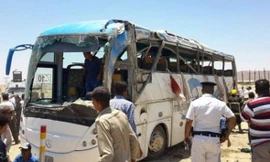 Ai Cập: Hiện trường vụ xả súng xe buýt, 50 người thương vong 