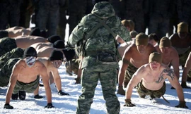 Binh sĩ Mỹ - Hàn cởi trần diễn tập dưới tiết trời -20 độ C