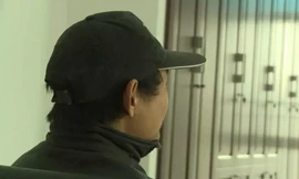 Người đàn ông ở Hàng Châu ham của lạ mà không biết bốn người tình trên mạng của mình đều là con trai. Ảnh: Sina.