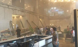 Sập ban công trung tâm giao dịch chứng khoán, nhiều người bị thương