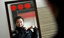 Nữ cảnh sát xinh đẹp có tài ‘trò chuyện với người chết’