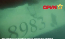 Tận thấy thân máy bay Casa-212 dưới đáy biển