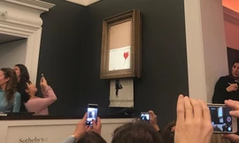 Họa sĩ tiết lộ lí do tự hủy tranh 1 triệu bảng Anh ở buổi đấu giá