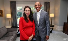 Nữ Thủ tướng New Zealand Jacinda Ardern (trái) và cựu Tổng thống Mỹ Barack Obama (phải). Ảnh: AFP