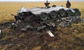 Hiện trường vụ xe bọc thép rơi tự do trong cuộc tập trận Center-2019. Ảnh: Instagram