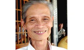 'Triết gia' bán vé số