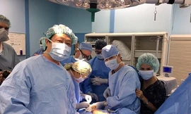 Một ca phẫu thuật tại Viện Bỏng Quốc Gia