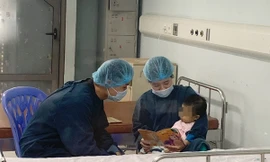 Mức cân nặng dưới 7kg để tiến hành ghép gan là rất khó khăn.