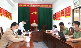 Lực lượng chức năng làm việc với các cá nhân vi phạm