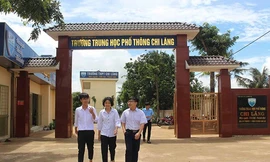 19 học sinh ôn thi tốt nghiệp nôn ói, sốt sau khi ăn cơm ở trường