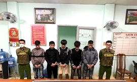 Nhóm thanh niên mang đao kiếm đi hỗn chiến 