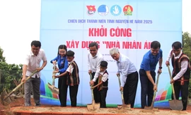 Khánh thành công trình bóng chuyền, sửa nhà rông, nhà văn hóa cộng đồng ở Gia Lai