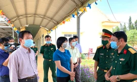 Phó Chủ tịch UBND tỉnh Gia Lai Nguyễn Thị Thanh Lịch khảo sát tại Trung tâm Y tế huyện Đức Cơ