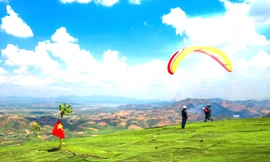 130 vận động viên sẽ bay dù qua thung lũng ở Kon Tum