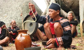 Nhảy múa cầu mưa ở Gia Lai 