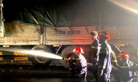 Cảnh hiện trường vụ 3 ô tô tải gặp tai nạn bốc cháy dữ dội