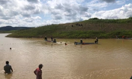 Người phụ nữ mang thai và cháu nhỏ tử vong dưới hồ Plêi Krong