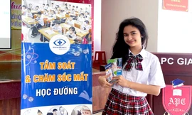 Học sinh Trường Quốc tế Châu Á Thái Bình Dương Gia Lai được khám mắt