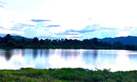 Đến hồ nước bắt cá, hai nam sinh tử vong