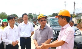 Bộ trưởng Ngoại giao khảo sát nhiều dự án đang gặp khó ở Gia Lai 