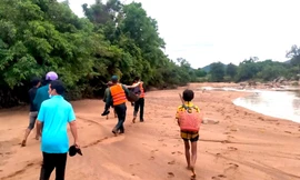 Lực lượng cứu hộ tìm thấy thi thể nạn nhân bị nước cuốn khoảng 3km từ vị trí ban đầu