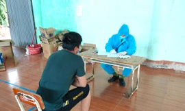 Một trong 8 đối tượng bị phạt vì ăn nhậu trong khu cách ly