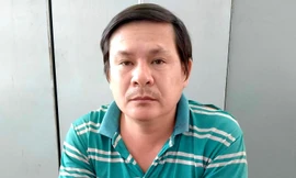 Đối tượng Trần Văn Lợi tại trụ sở công an