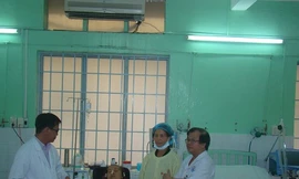 Cứu sống mẹ con sản phụ tai biến thuyên tắc ối