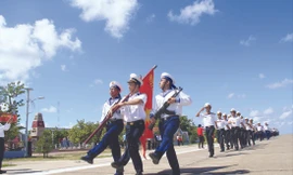 Lễ chào cờ trên đảo Trường Sa Ảnh: Trường Phong 