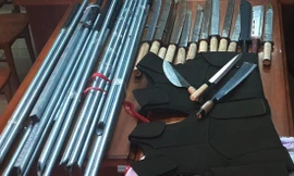 Nhiều hung khí của băng nhóm cho vay nặng lãi dùng để uy hiếp con nợ Ảnh: Ngô Bình Ảnh: Ngô Bình