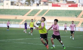 Các cầu thủ CLB Hà Nội tập luyện trước trận đấu Ảnh: Mạnh Thắng 