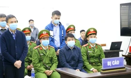 Tại phiên tòa xét xử cựu Chủ tịch UBND TP Hà Nội Nguyễn Ðức Chung và đồng phạm Ảnh: Doãn Tuấn 