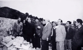 Năm 1989, đồng chí Đỗ Mười đến thăm Hợp tác xã Nông nghiệp Duy Sơn II, tỉnh Quảng Nam – Đà Nẵng làm thuỷ điện 