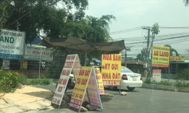 Ðất “sân bay” được rao bán tràn ngập 