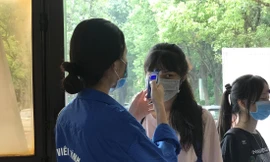 Thí sinh tham gia thi năng khiếu tại trường ÐH Mở Hà Nội chiều 16/8 Ảnh: Diệp An 