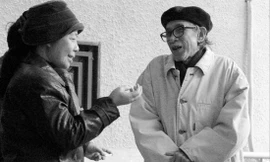 Nhà văn Kim Lân và nhà văn Lê Minh Khuê, 2005 . Ảnh: NGUYỄN ÐÌNH TOÁN 