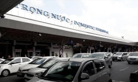 Các tuyến đường nội bộ trong khu vực sân bay Tân Sơn Nhất thường bị ùn ứ do tổ chức giao thông chưa hợp lý