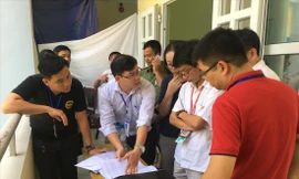 Kiểm tra công tác chấm thi tại địa phương Ảnh: Diệp An 